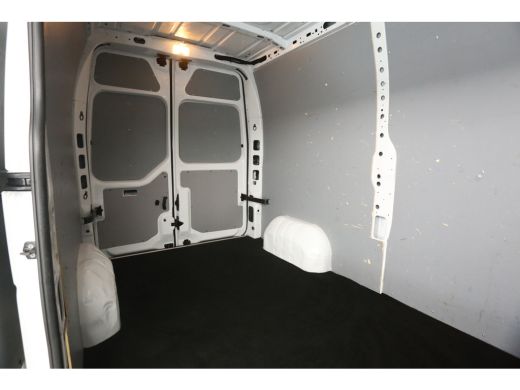 Renault Master T33 2.3 dCi 146PK L2H2 | Airco | Camera | Cruise | 3-Zits | Trekh. | Navi | Stoelverw. ActivLease financial lease