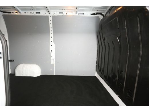 Renault Master T33 2.3 dCi 146PK L2H2 | Airco | Camera | Cruise | 3-Zits | Trekh. | Navi | Stoelverw. ActivLease financial lease