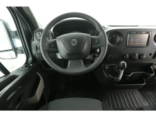 Renault Master T33 2.3 dCi 146PK L2H2 | Airco | Camera | Cruise | 3-Zits | Trekh. | Navi | Stoelverw. ActivLease financial lease