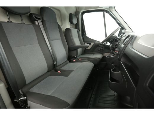 Renault Master T35 2.3 dCi 146PK L2H2 | Airco | 2xSchuifdeur | 3-Zits | Trekh. | Cruise | Camera ActivLease financial lease