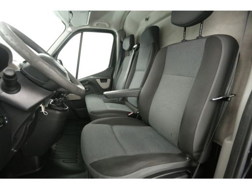 Renault Master T35 2.3 dCi 146PK L2H2 | Airco | 2xSchuifdeur | 3-Zits | Trekh. | Cruise | Camera ActivLease financial lease