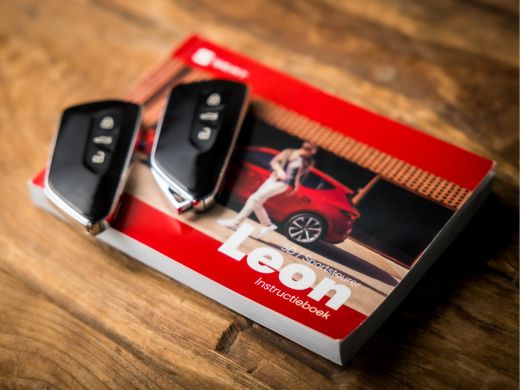 Seat Leon 1.0 TSI FR Sport (VIRTUAL COCKPIT, APPLE CARPLAY, GROOT NAVI, CAMERA, STUUR/STOELVERWARMING, SPOR... ActivLease financial lease