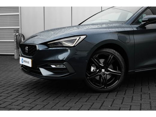 Seat Leon FR Business - eHybrid | Trekhaak | Black Pakket | 18'' LMV | ACC | Achteruitrijcamera | 4 jaar ga... ActivLease financial lease