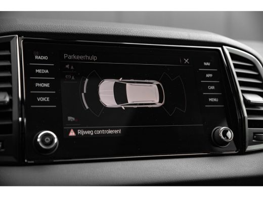 Skoda Karoq 1.5 TSI ACT Sportline Business | Panoramadak | Camera | Stoel- Stuurverwarming | Carplay | Navigatie ActivLease financial lease