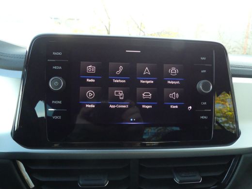 Volkswagen T-Roc 1.0 TSI 110PK Life | ADAPTIVE CRUISE | NAVI | APPLE CARPLAY/ANDROID AUTO | PARKEERSENSOREN V+A | ActivLease financial lease