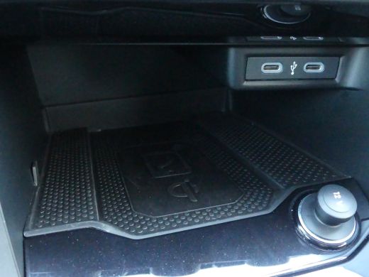 Volkswagen T-Roc 1.0 TSI 110PK Life | ADAPTIVE CRUISE | NAVI | APPLE CARPLAY/ANDROID AUTO | PARKEERSENSOREN V+A | ActivLease financial lease