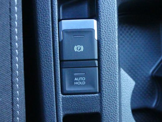 Volkswagen T-Roc 1.0 TSI 110PK Life | ADAPTIVE CRUISE | NAVI | APPLE CARPLAY/ANDROID AUTO | PARKEERSENSOREN V+A | ActivLease financial lease