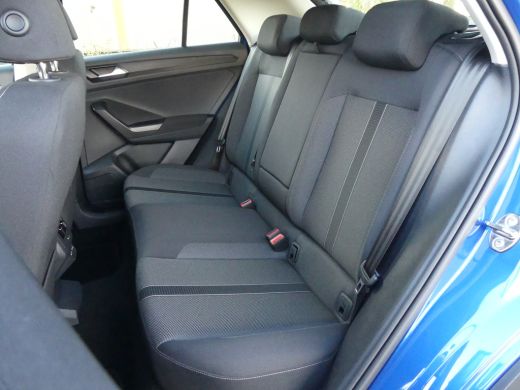 Volkswagen T-Roc 1.0 TSI 110PK Life | ADAPTIVE CRUISE | NAVI | APPLE CARPLAY/ANDROID AUTO | PARKEERSENSOREN V+A | ActivLease financial lease