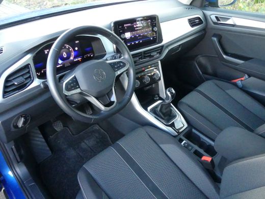 Volkswagen T-Roc 1.0 TSI 110PK Life | ADAPTIVE CRUISE | NAVI | APPLE CARPLAY/ANDROID AUTO | PARKEERSENSOREN V+A | ActivLease financial lease