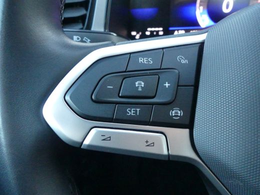 Volkswagen T-Roc 1.0 TSI 110PK Life | ADAPTIVE CRUISE | NAVI | APPLE CARPLAY/ANDROID AUTO | PARKEERSENSOREN V+A | ActivLease financial lease