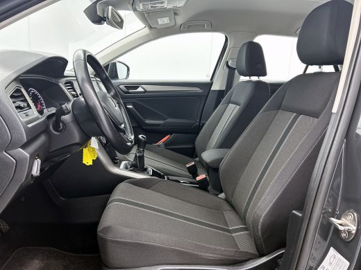 Volkswagen T-Roc 1.0 TSI Style / Navi / Adap-cruise / Trekhaak / Roofrail / Lmv 16" / Multimedia / Apk 02-2026 ActivLease financial lease