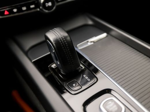 Volvo  V60 2.0 B3 Sport 177Pk Automaat (APPLE CARPLAY, GROOT NAVI, HARMAN/KARDON, LEDER, STUUR/STOELVERWARMI... ActivLease financial lease