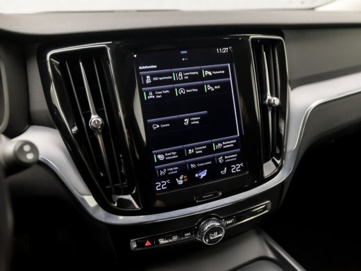 Volvo  V60 2.0 B3 Sport 177Pk Automaat (APPLE CARPLAY, GROOT NAVI, HARMAN/KARDON, LEDER, STUUR/STOELVERWARMI... ActivLease financial lease