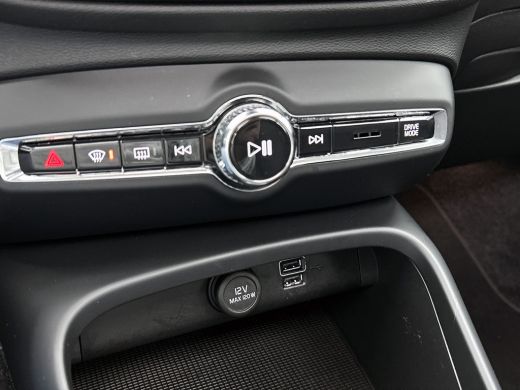 Volvo  XC40 T4 Hybride SOH 98% R-Design Expression / Panoramadak / Navigatie / Xenon / Pdc. / Airco-ecc./ Rad... ActivLease financial lease