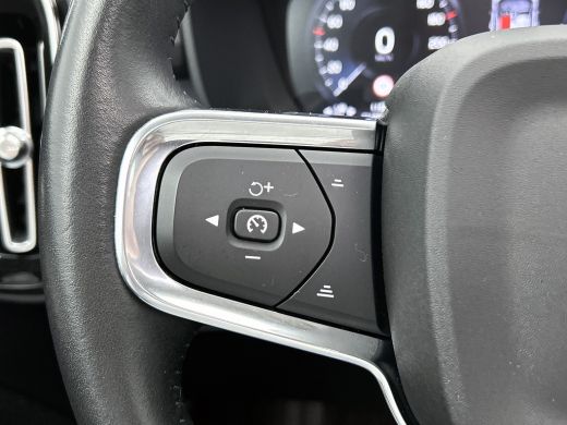 Volvo  XC40 T4 Hybride SOH 98% R-Design Expression / Panoramadak / Navigatie / Xenon / Pdc. / Airco-ecc./ Rad... ActivLease financial lease