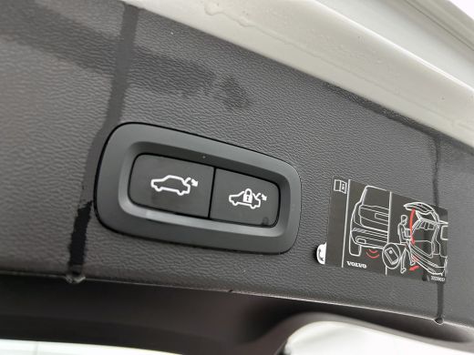 Volvo  XC40 T4 Hybride SOH 98% R-Design Expression / Panoramadak / Navigatie / Xenon / Pdc. / Airco-ecc./ Rad... ActivLease financial lease