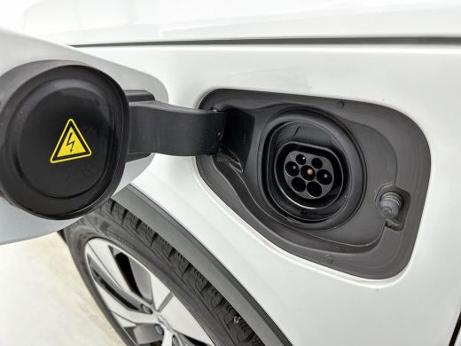 Volvo  XC40 T4 Hybride SOH 98% R-Design Expression / Panoramadak / Navigatie / Xenon / Pdc. / Airco-ecc./ Rad... ActivLease financial lease