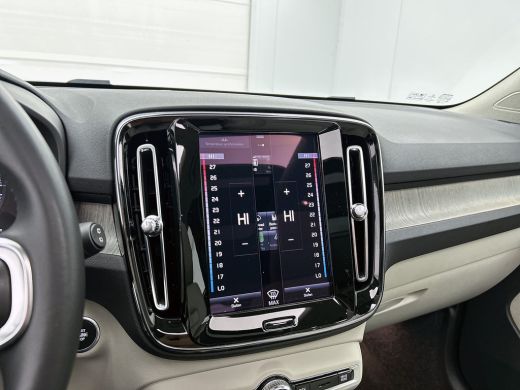 Volvo  XC40 T5 180PK Hybride SOH 91% Inscription / Panoramadak / Leder / Trekhaak / airco-ecc./ Stuurverwarmi... ActivLease financial lease