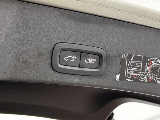 Volvo  XC40 T5 180PK Hybride SOH 91% Inscription / Panoramadak / Leder / Trekhaak / airco-ecc./ Stuurverwarmi... ActivLease financial lease