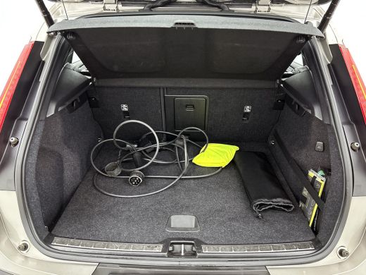 Volvo  XC40 T5 180PK Hybride SOH 91% Inscription / Panoramadak / Leder / Trekhaak / airco-ecc./ Stuurverwarmi... ActivLease financial lease