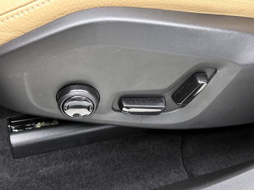 Volvo  XC60 T5 AWD 251PK Inscription / Leder / Navigatie /  Winter Line / Business Pack Connect / Intellisafe... ActivLease financial lease