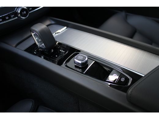 Volvo  XC60 T6 Recharge Plus | 21" | 360 Camera | Elektr. verst. stoelen | Panoramadak | Adaptieve Cruise | B... ActivLease financial lease