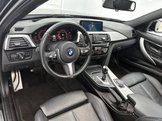 BMW 3 Serie Touring 318i M Sport Automaat Corporate / Panoramadak / Leder-sport / Camera / Navigatie / M-Spor...