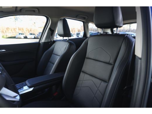 BMW 2 Serie 218i Luxury Line Automaat / Achteruitrijcamera / Comfort Access / Adaptieve LED / Stoelverwarming ActivLease financial lease