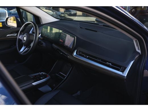 BMW 2 Serie 218i Luxury Line Automaat / Achteruitrijcamera / Comfort Access / Adaptieve LED / Stoelverwarming ActivLease financial lease