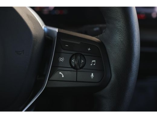 BMW 2 Serie 218i Luxury Line Automaat / Achteruitrijcamera / Comfort Access / Adaptieve LED / Stoelverwarming ActivLease financial lease