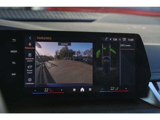 BMW 2 Serie 218i Luxury Line Automaat / Achteruitrijcamera / Comfort Access / Adaptieve LED / Stoelverwarming ActivLease financial lease