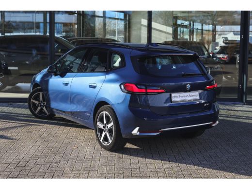 BMW 2 Serie 218i Luxury Line Automaat / Achteruitrijcamera / Comfort Access / Adaptieve LED / Stoelverwarming ActivLease financial lease