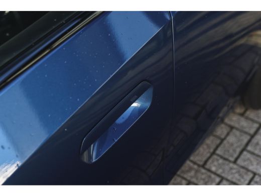 BMW 2 Serie 218i Luxury Line Automaat / Achteruitrijcamera / Comfort Access / Adaptieve LED / Stoelverwarming ActivLease financial lease