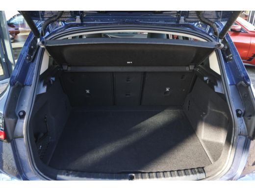 BMW 2 Serie 218i Luxury Line Automaat / Achteruitrijcamera / Comfort Access / Adaptieve LED / Stoelverwarming ActivLease financial lease