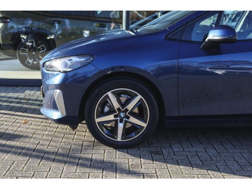 BMW 2 Serie 218i Luxury Line Automaat / Achteruitrijcamera / Comfort Access / Adaptieve LED / Stoelverwarming ActivLease financial lease