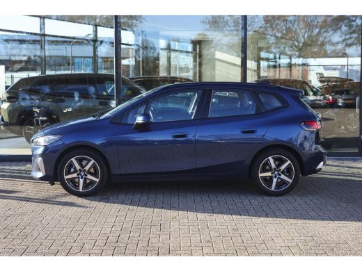 BMW 2 Serie 218i Luxury Line Automaat / Achteruitrijcamera / Comfort Access / Adaptieve LED / Stoelverwarming ActivLease financial lease