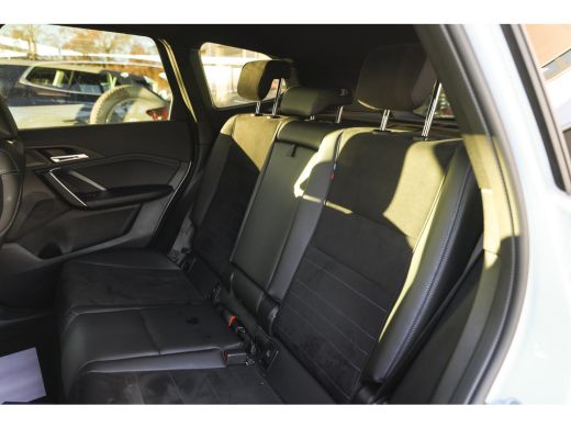 BMW iX1 xDrive30 M Sport / Sportstoelen / Achteruitrijcamera / M Adaptief onderstel / Stoelverwarming ActivLease financial lease