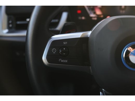 BMW iX1 xDrive30 M Sport / Sportstoelen / Achteruitrijcamera / M Adaptief onderstel / Stoelverwarming ActivLease financial lease