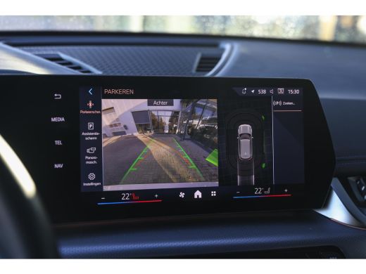 BMW iX1 xDrive30 M Sport / Sportstoelen / Achteruitrijcamera / M Adaptief onderstel / Stoelverwarming ActivLease financial lease