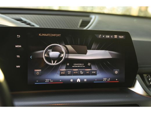 BMW iX1 xDrive30 M Sport / Sportstoelen / Achteruitrijcamera / M Adaptief onderstel / Stoelverwarming ActivLease financial lease