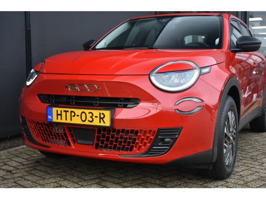 Fiat 600 1.2 Hybrid Urban 100pk Automaat 8 Jaar Garantie! | Stoelverwarming | Voorruitverwarming | Navigat... ActivLease financial lease