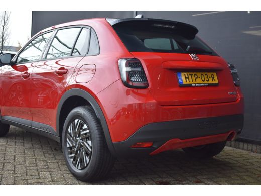 Fiat 600 1.2 Hybrid Urban 100pk Automaat 8 Jaar Garantie! | Stoelverwarming | Voorruitverwarming | Navigat... ActivLease financial lease