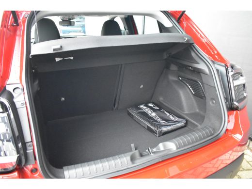 Fiat 600 1.2 Hybrid Urban 100pk Automaat 8 Jaar Garantie! | Stoelverwarming | Voorruitverwarming | Navigat... ActivLease financial lease