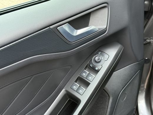 Ford Focus 1.0 EcoBoost Hybrid ST Line Automaat 155pk | Wegklapbare Trekhaak | Winter pack | Driver Assitanc... ActivLease financial lease