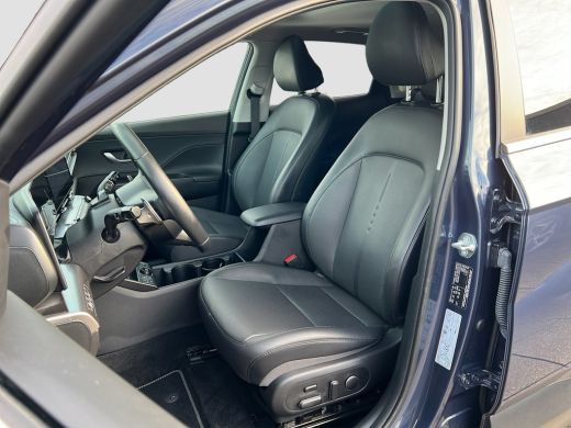 Hyundai Kona 1.6 GDI 141pk HEV Premium Sky | Premium audio | 360 camera | Schuif-kanteldak | Bestuurdersstoel ... ActivLease financial lease