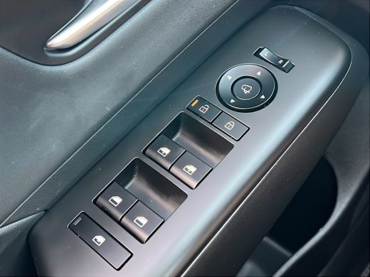 Hyundai Kona 1.6 GDI 141pk HEV Premium Sky | Premium audio | 360 camera | Schuif-kanteldak | Bestuurdersstoel ... ActivLease financial lease