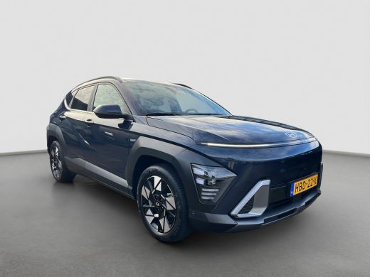 Hyundai Kona 1.6 GDI 141pk HEV Premium Sky | Premium audio | 360 camera | Schuif-kanteldak | Bestuurdersstoel ... ActivLease financial lease