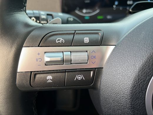 Hyundai Kona 1.6 GDI 141pk HEV Premium Sky | Premium audio | 360 camera | Schuif-kanteldak | Bestuurdersstoel ... ActivLease financial lease