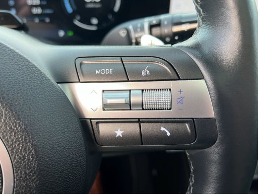 Hyundai Kona 1.6 GDI 141pk HEV Premium Sky | Premium audio | 360 camera | Schuif-kanteldak | Bestuurdersstoel ... ActivLease financial lease