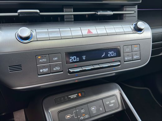 Hyundai Kona 1.6 GDI 141pk HEV Premium Sky | Premium audio | 360 camera | Schuif-kanteldak | Bestuurdersstoel ... ActivLease financial lease